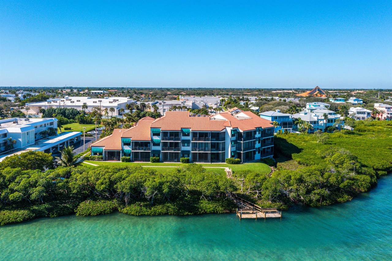 200 Waterway - Photo 1