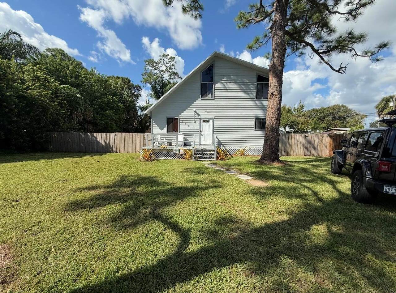 5301 Sunset Boulevard - Photo 1