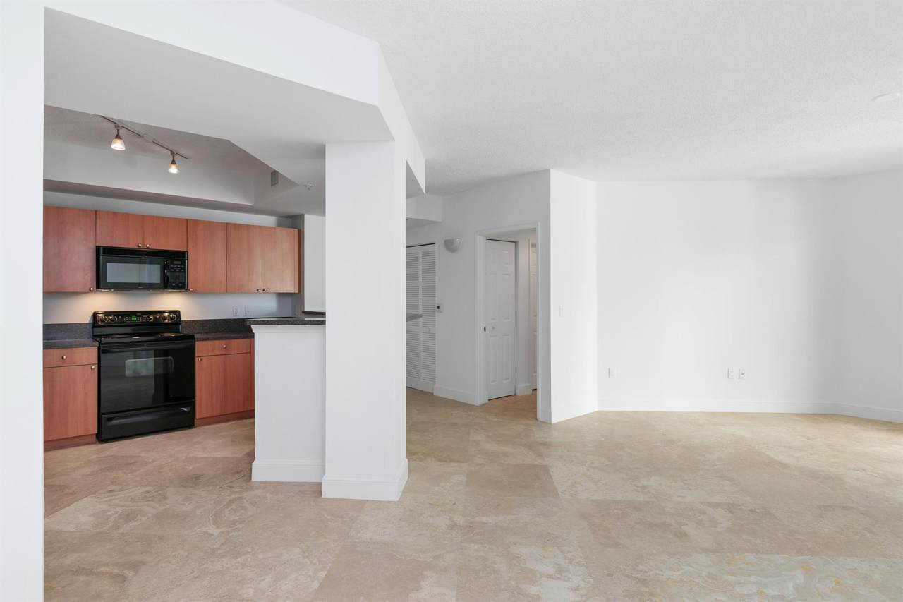 630 Sapodilla Avenue - Photo 1