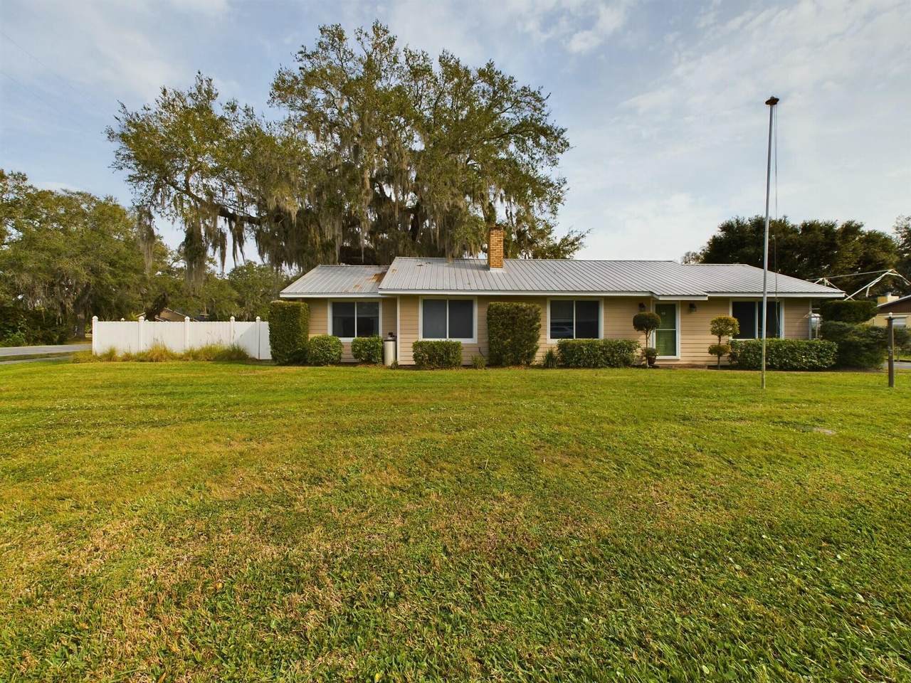 1517 7th Avenue - Photo 1