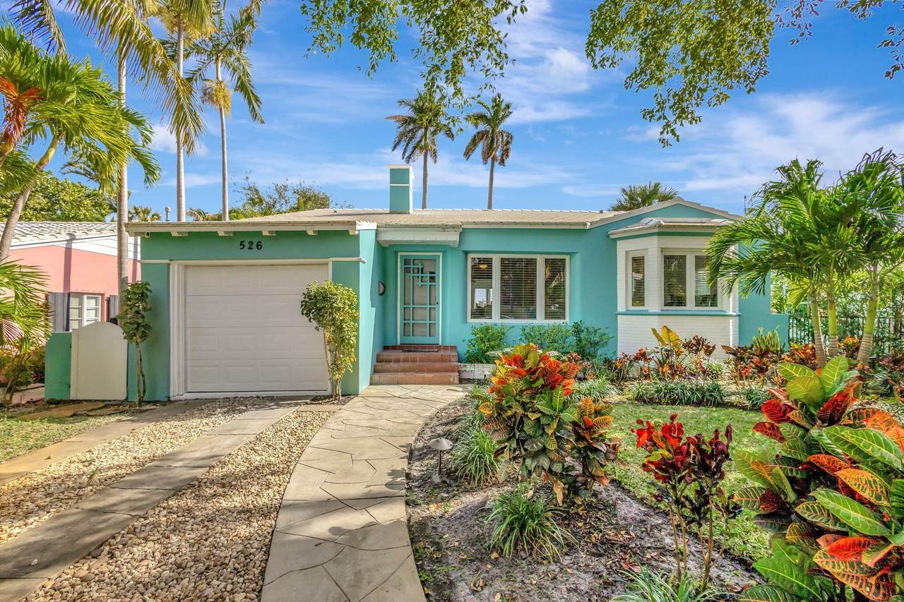 526 Lakeside Drive - Photo 1