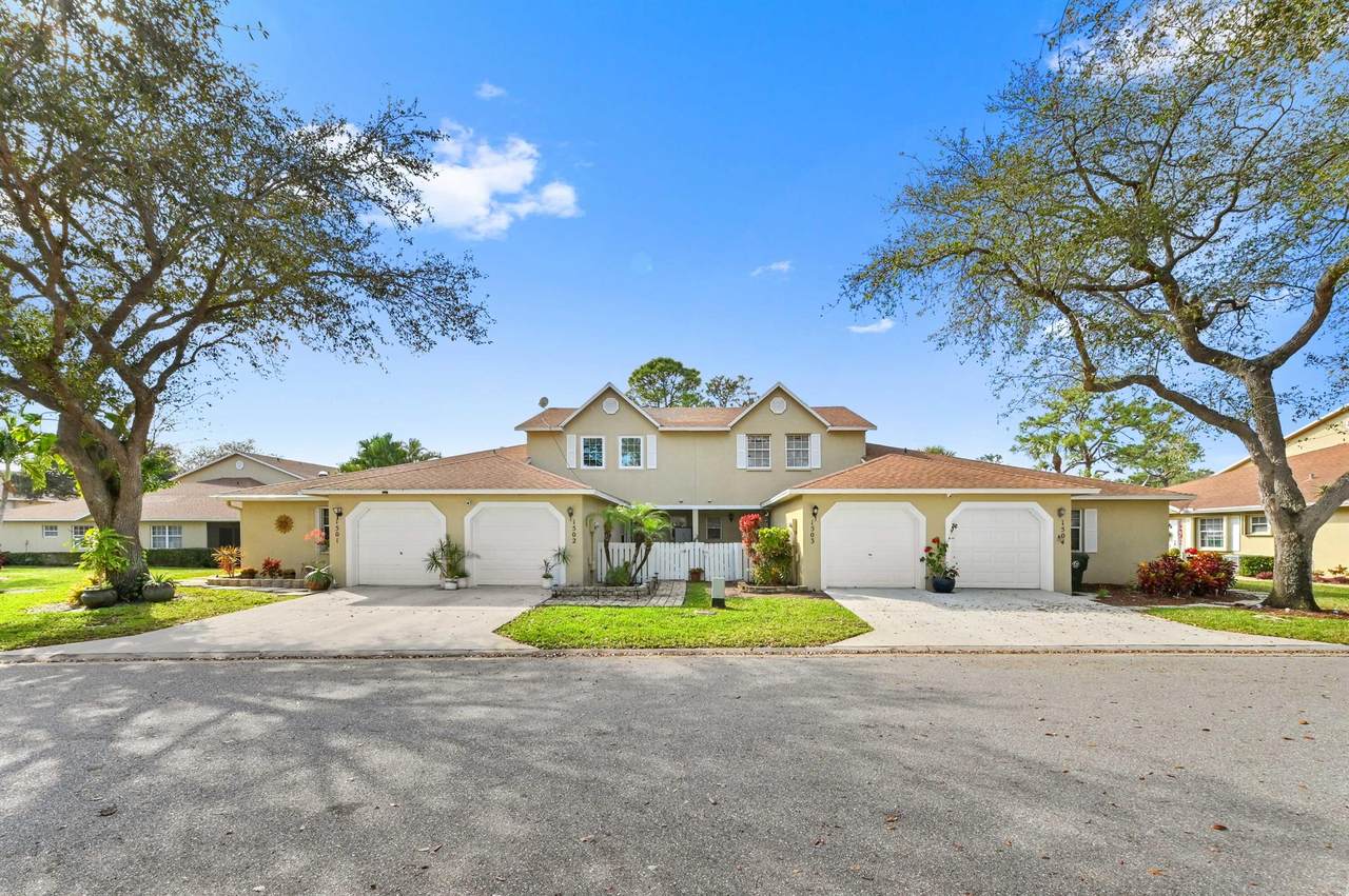 1504 Maplewood Drive - Photo 1