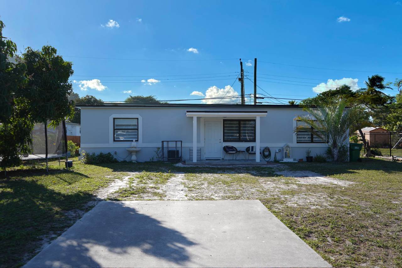 303 28 Way - Photo 1