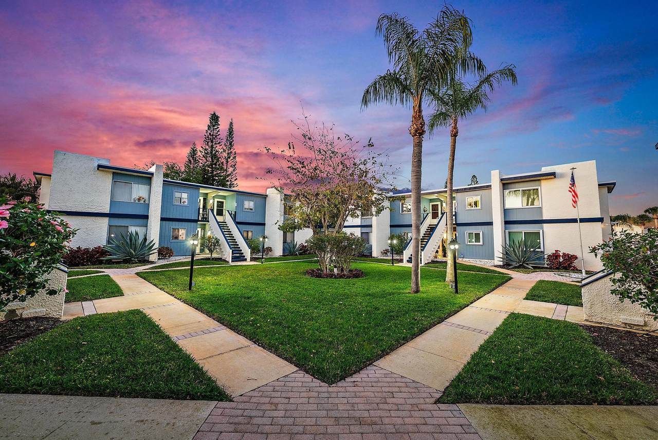 1561 12th Terrace - Photo 1