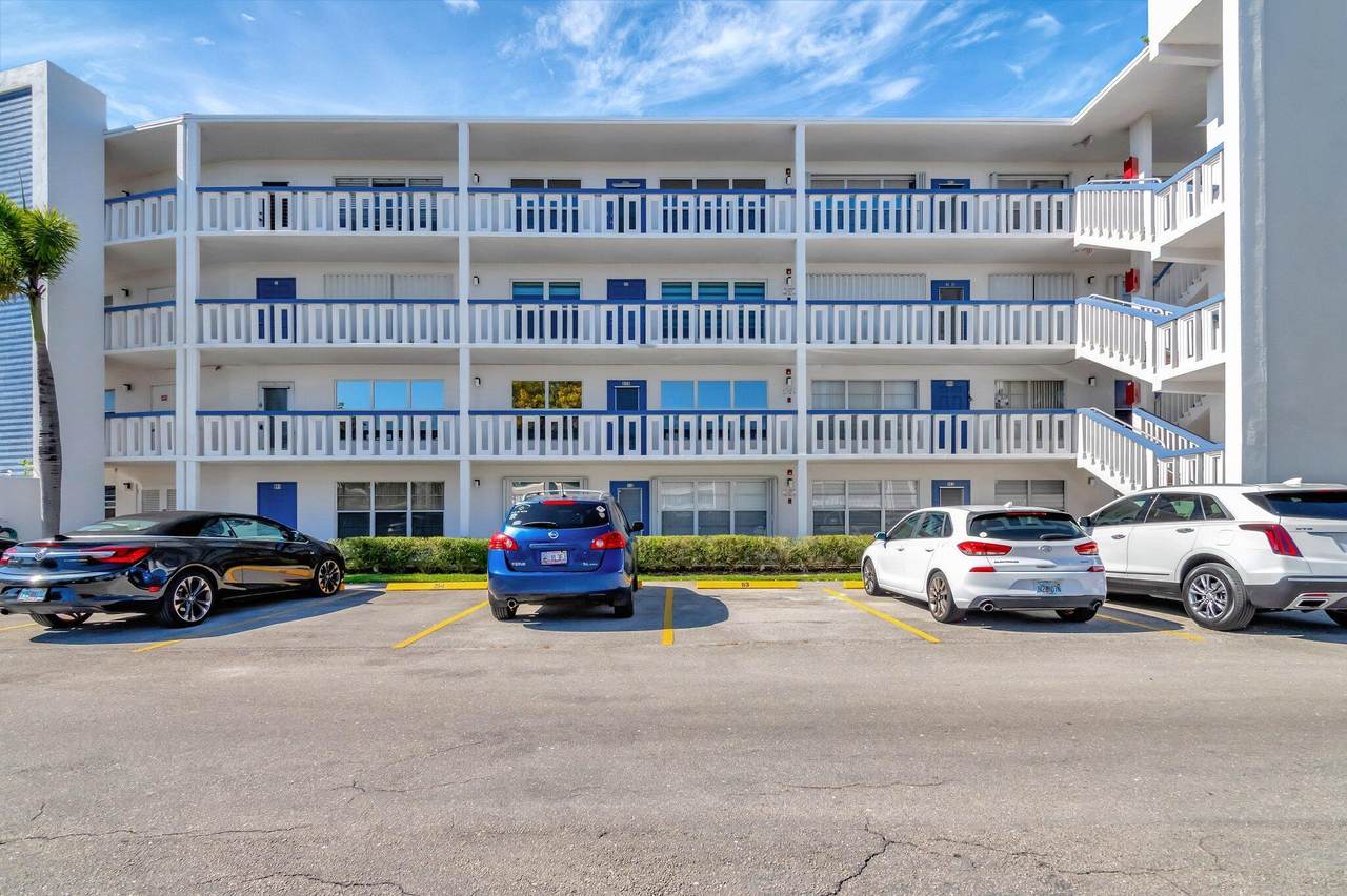 212 Greenbrier A - Photo 1