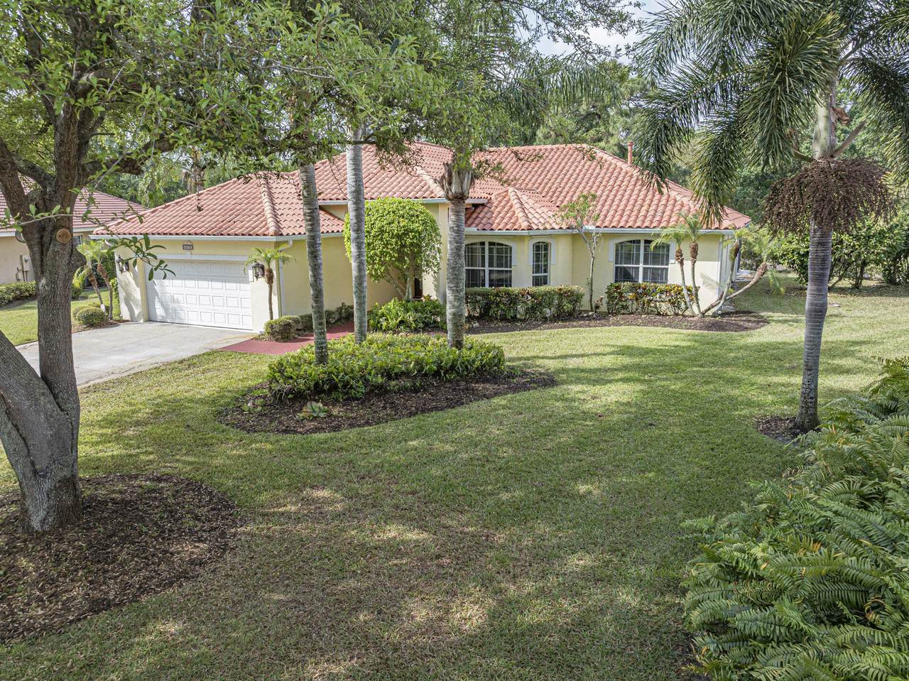 5873 Pine Ridge Circle - Photo 1