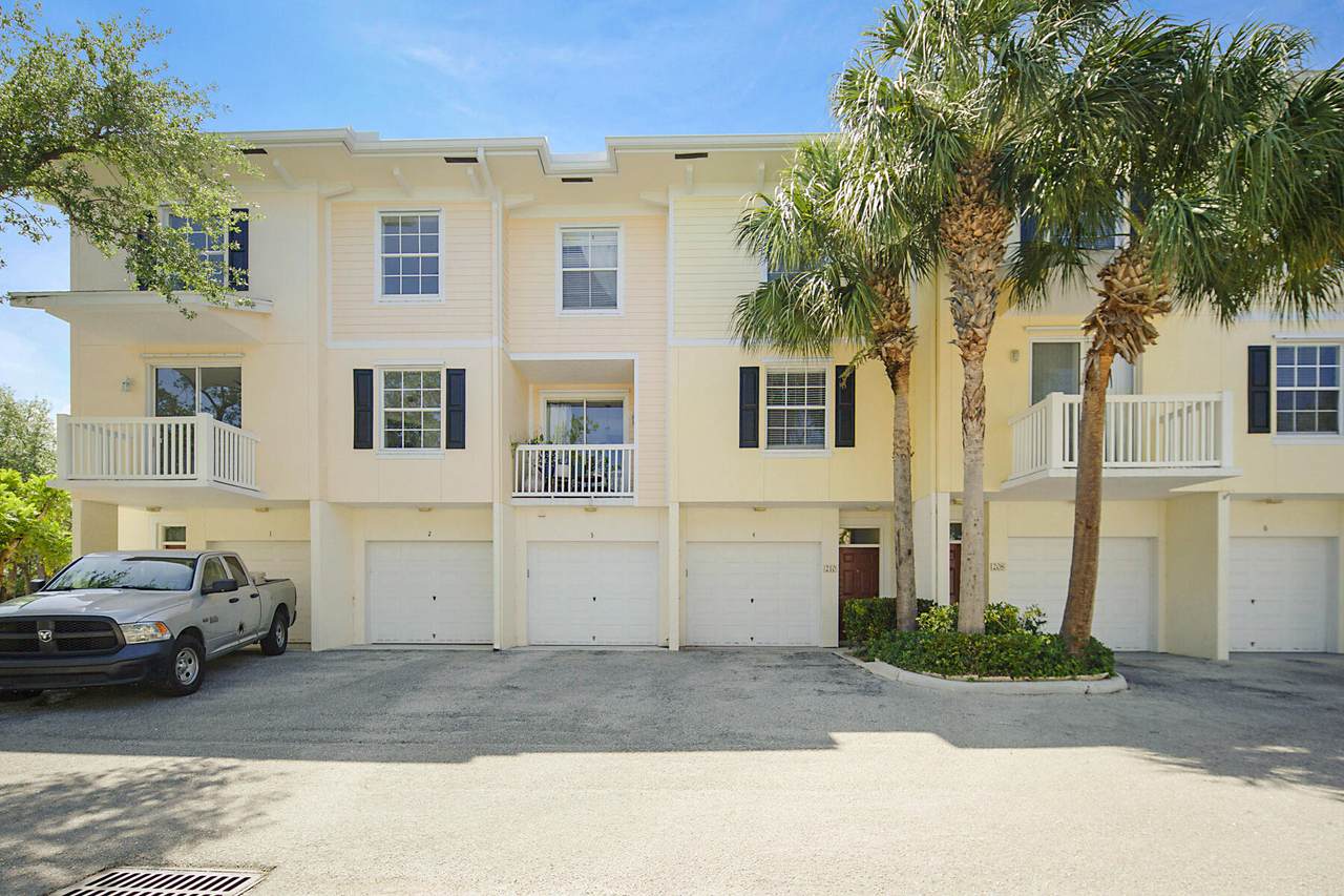 175 Galicia Way - Photo 1