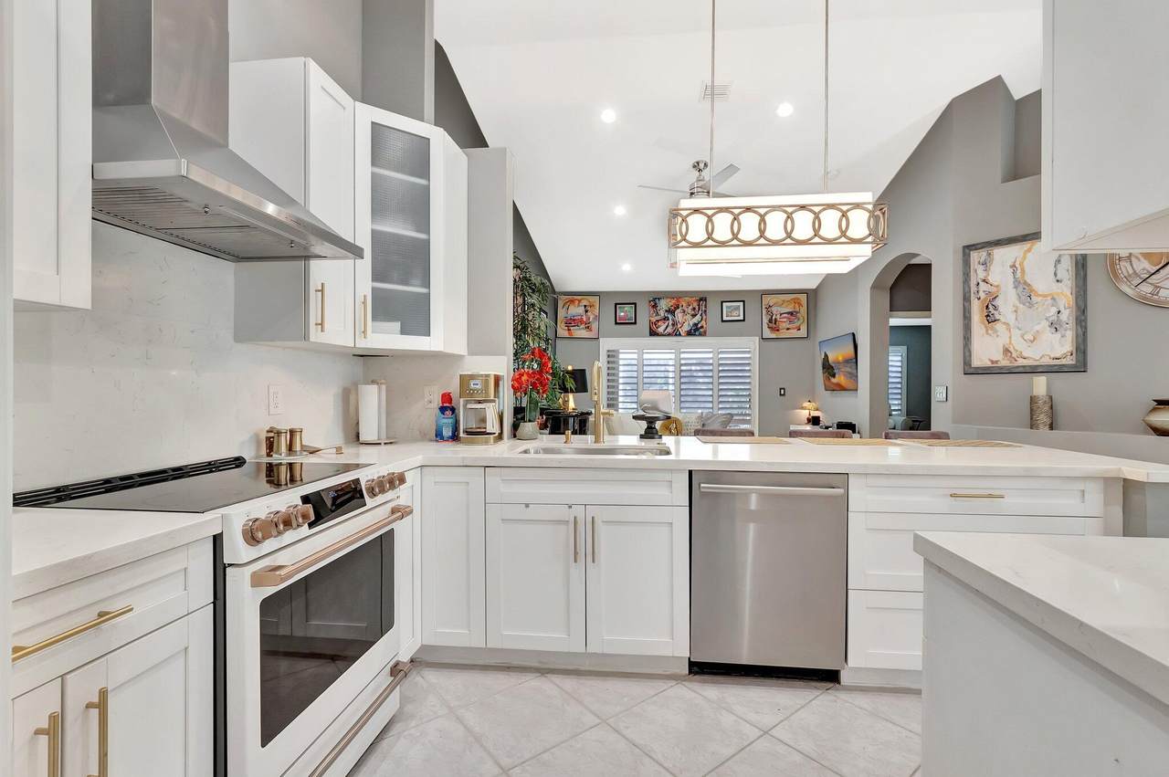 15432 Rosaire Lane - Photo 1