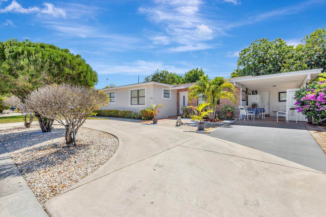 2425 Florida Mango Road - Photo 1