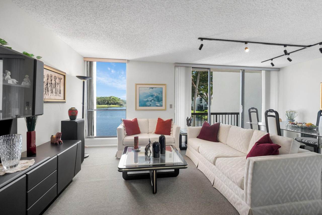 805 Bridgewood Place - Photo 1