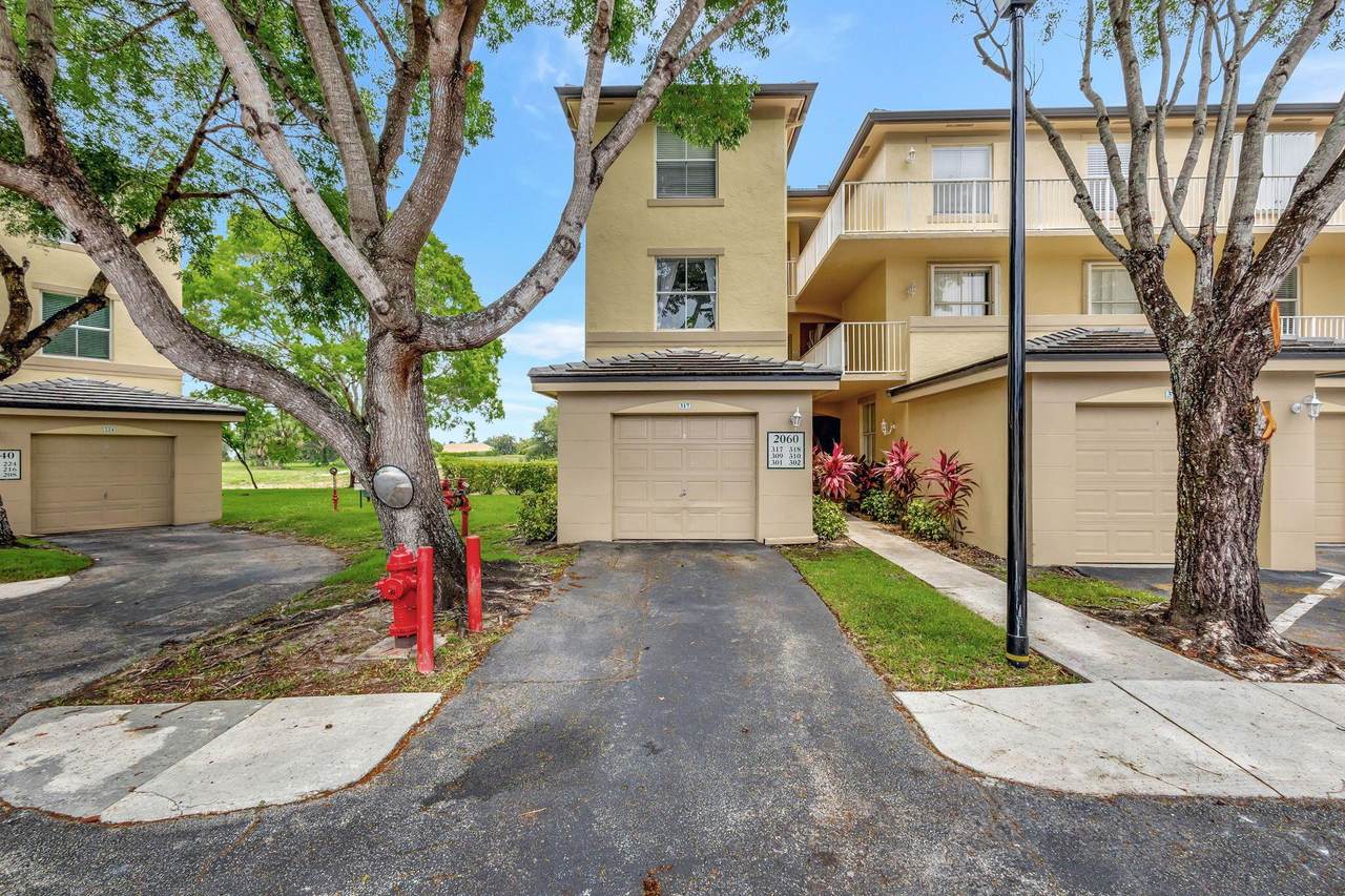 2060 Greenview Shores Boulevard - Photo 1