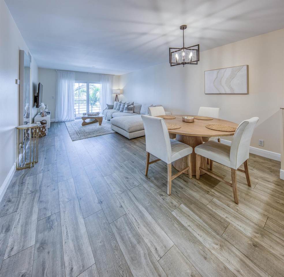 1428 Lakeside Drive - Photo 1