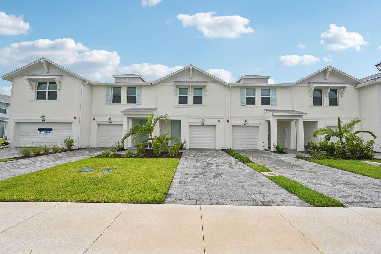 479 Salisbury Circle - Photo 1