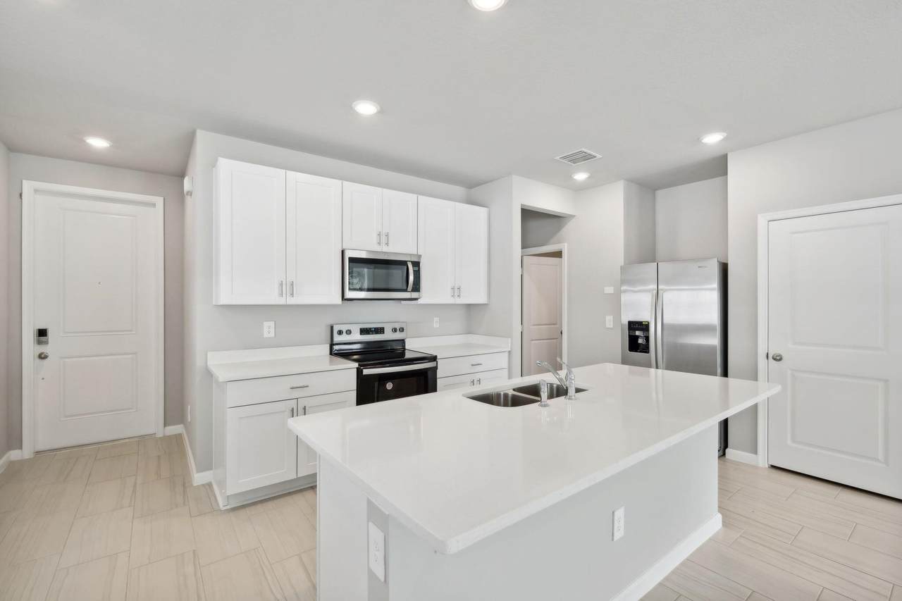514 Salisbury Circle - Photo 1