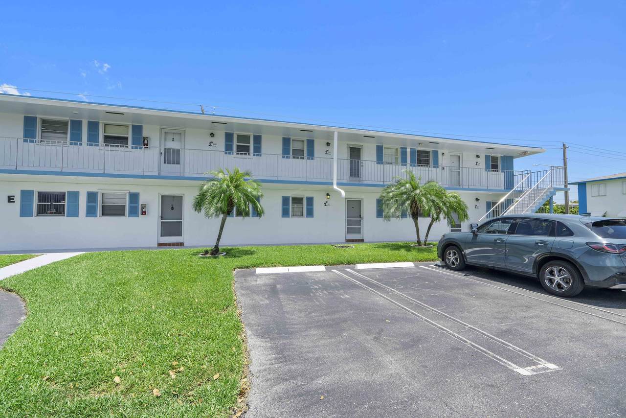 1115 Lake Terrace - Photo 1