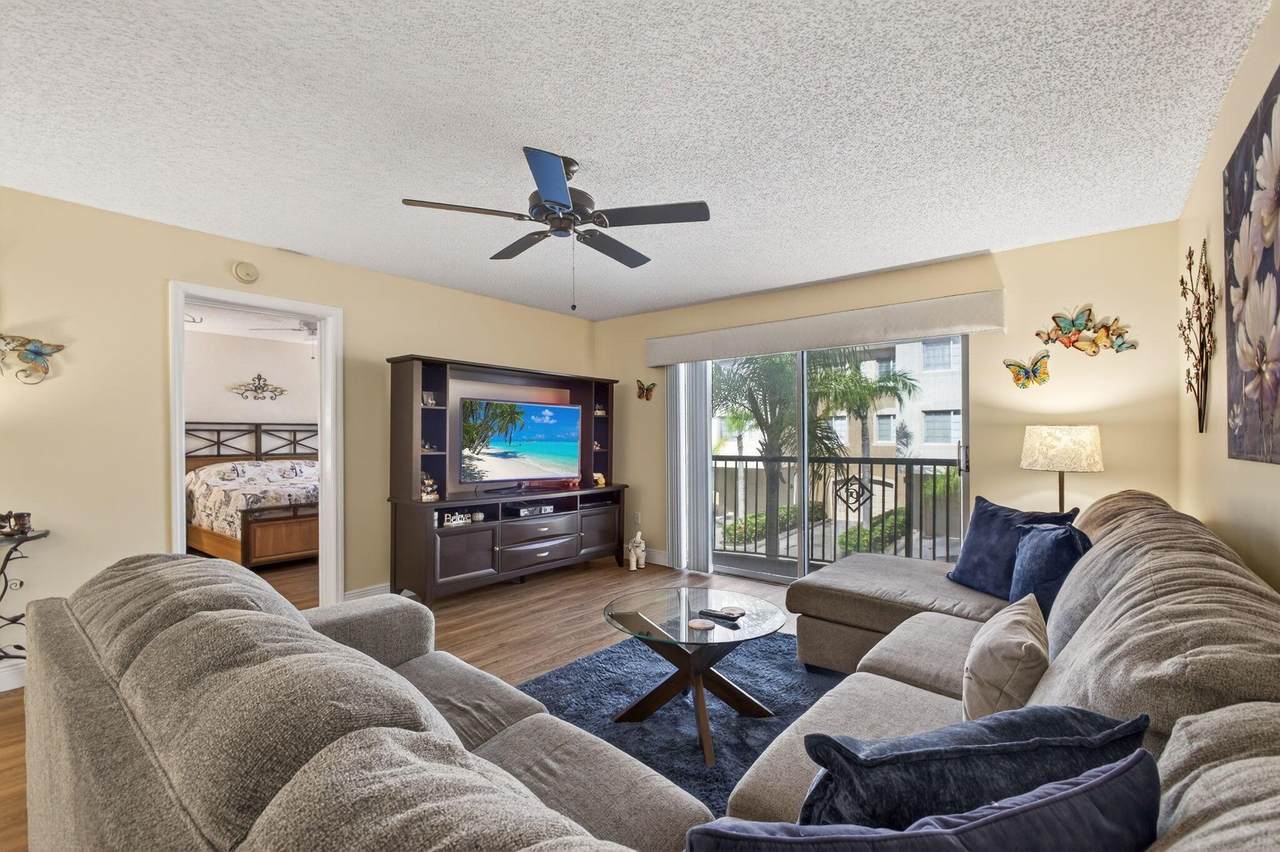 1700 Crestwood Court - Photo 1
