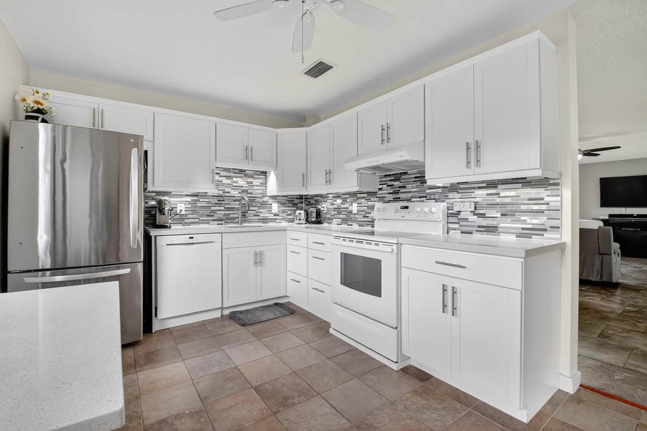 1508 Palmland Drive - Photo 1