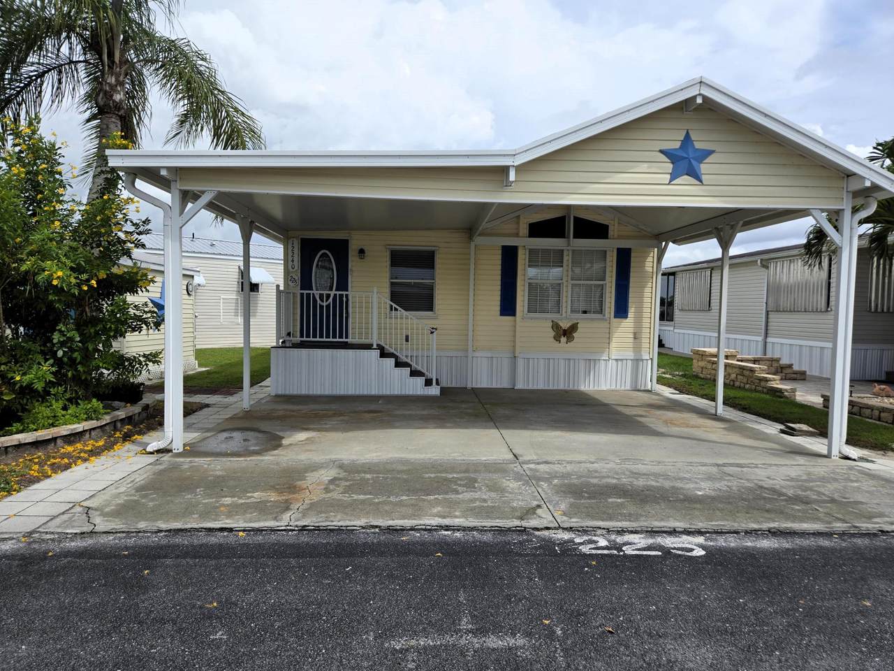 12240 138th Boulevard - Photo 1