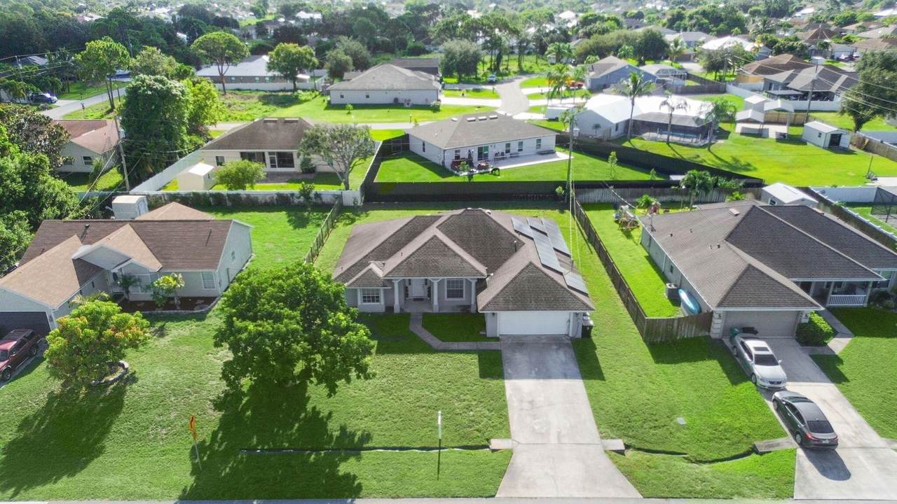 4417 Idlewild - Photo 1