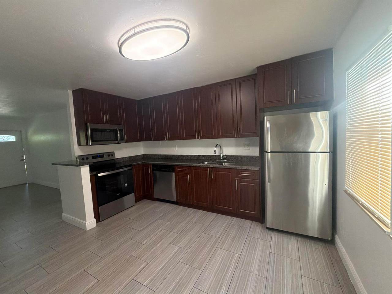 208 Coventry Street - Photo 1