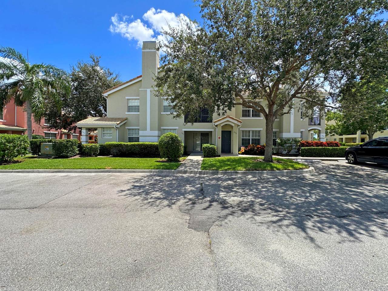 140 Peacock Boulevard - Photo 1