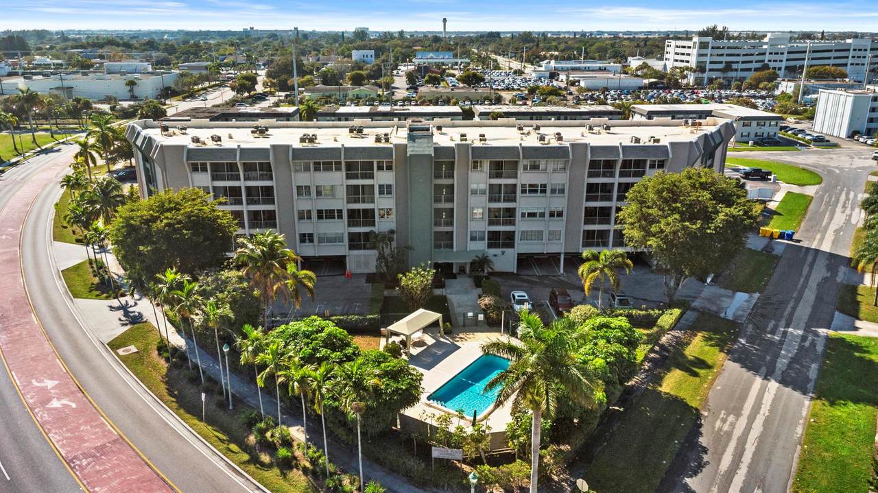 505 Spencer Drive - Photo 1