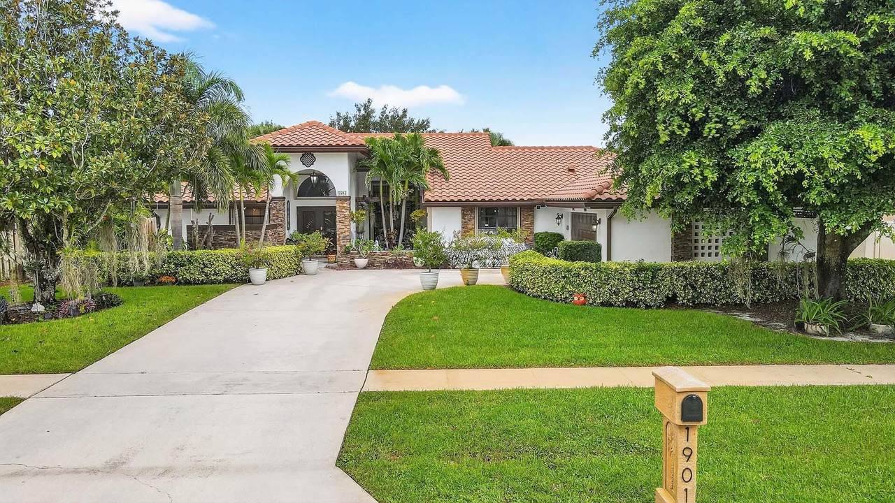 1901 Lynton Circle - Photo 1