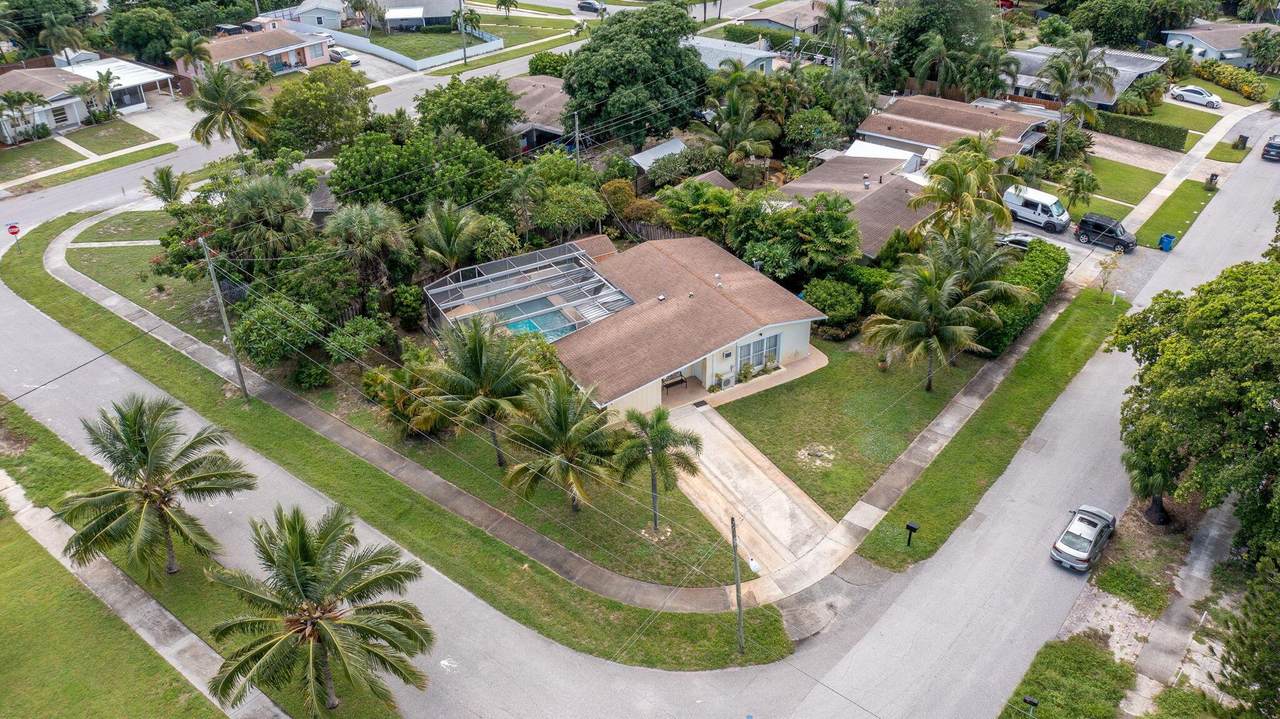 1002 Broome Street - Photo 1