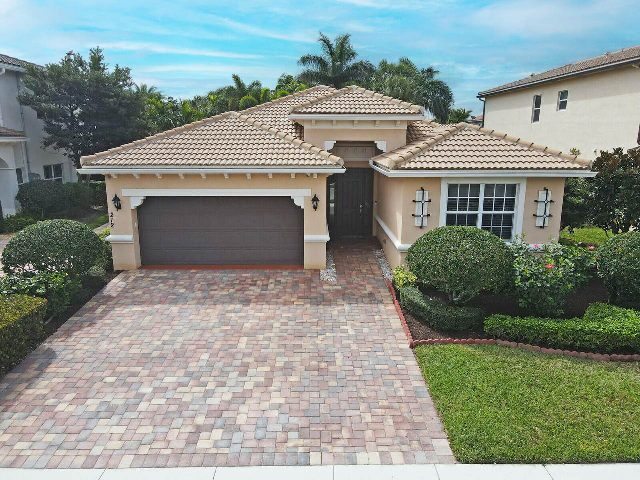 212 Behring Way - Photo 1