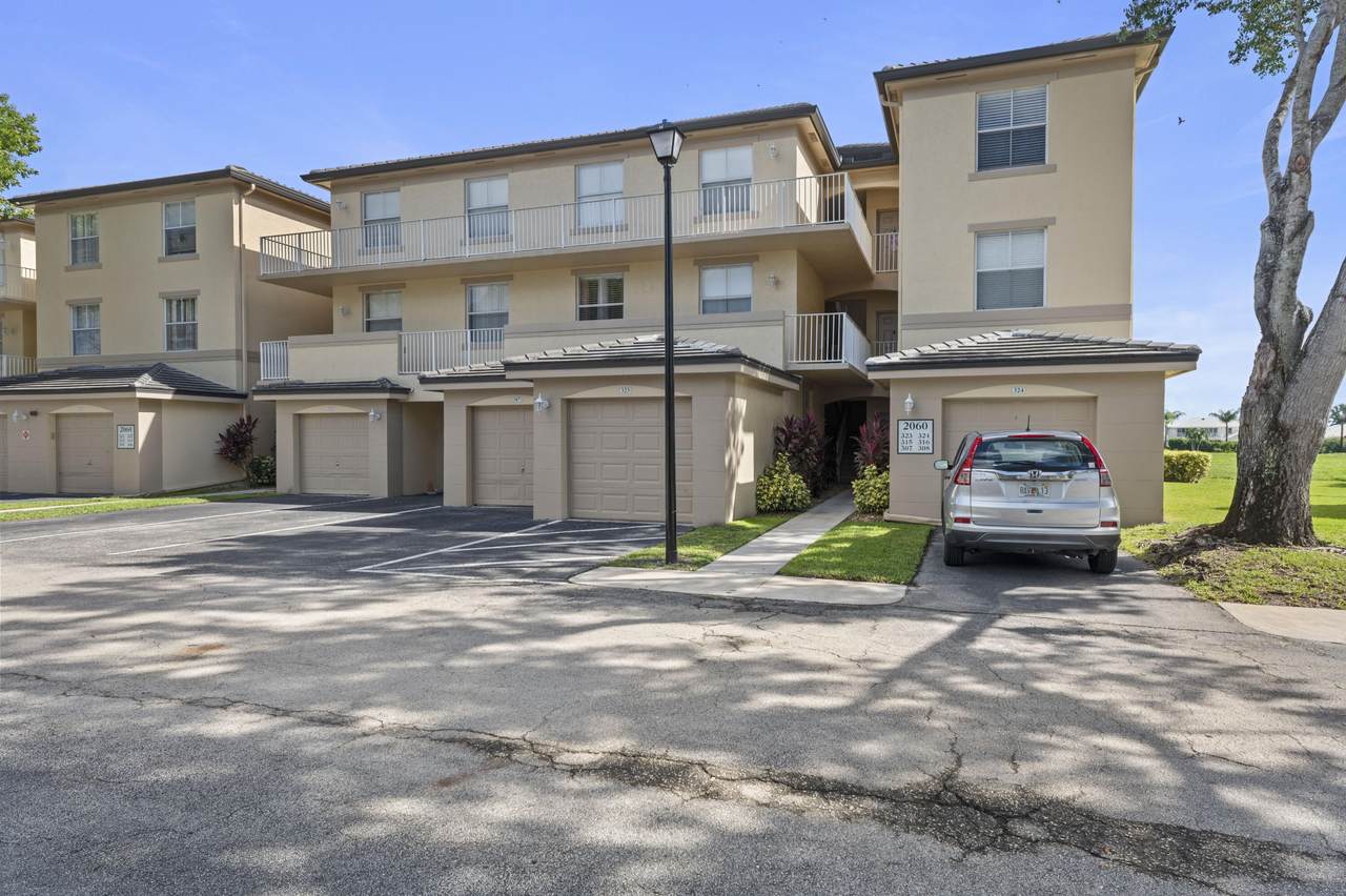2060 Greenview Shores Boulevard - Photo 1