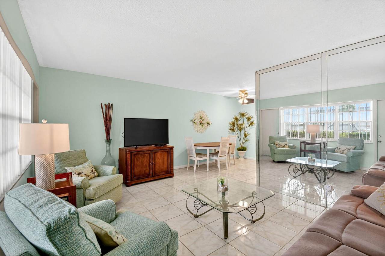 5203 24th Terrace - Photo 1
