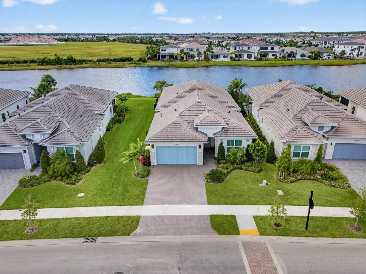 10033 Regency Way - Photo 1