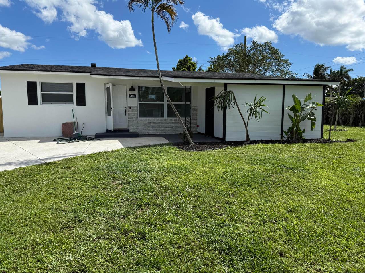 958 Montego Drive - Photo 1