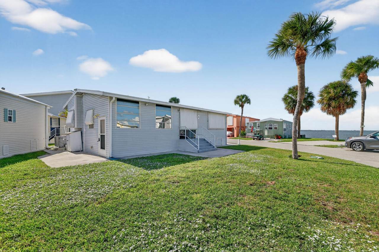 217 Nettles Boulevard - Photo 1