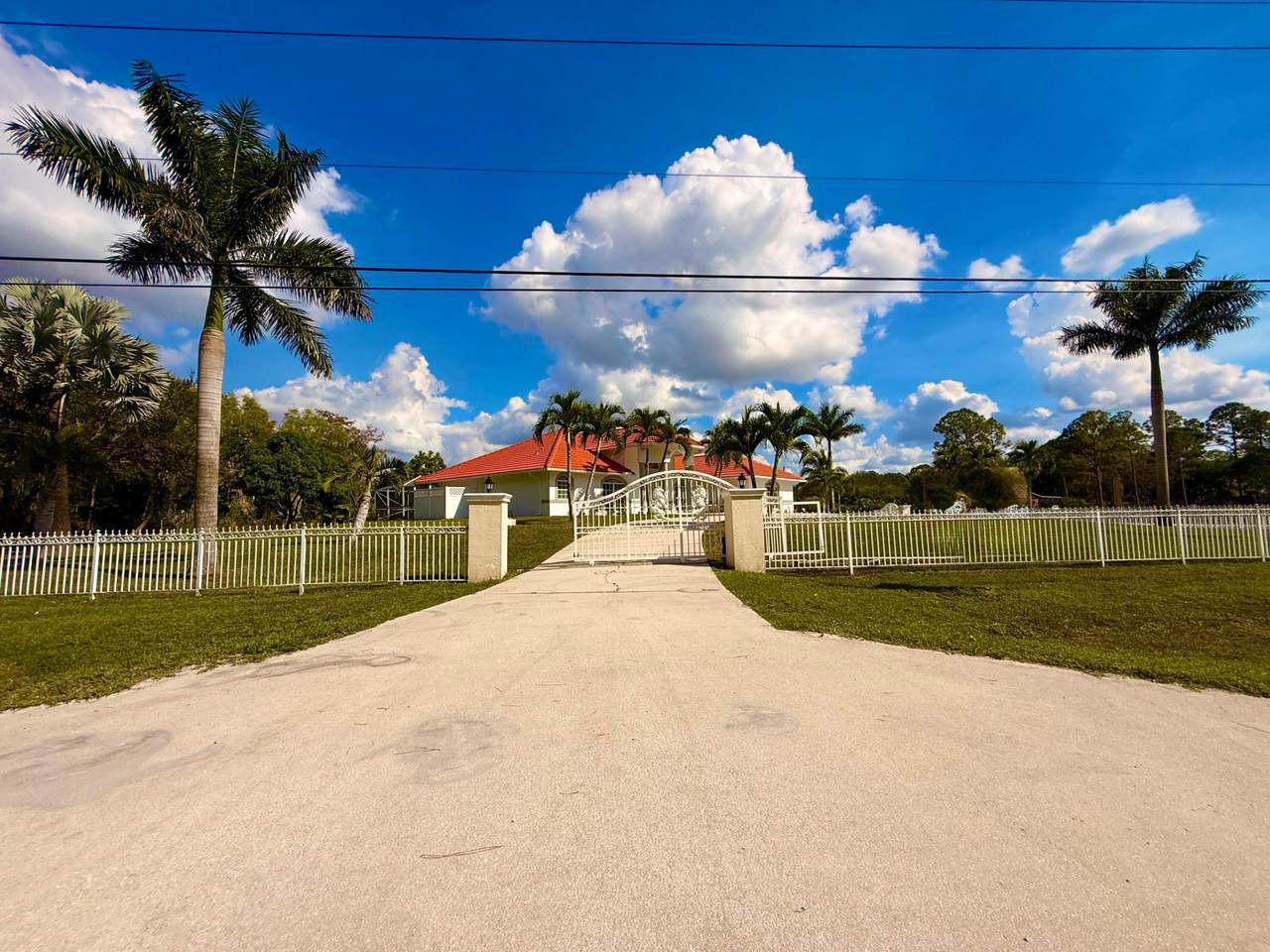 17477 69th Street - Photo 1
