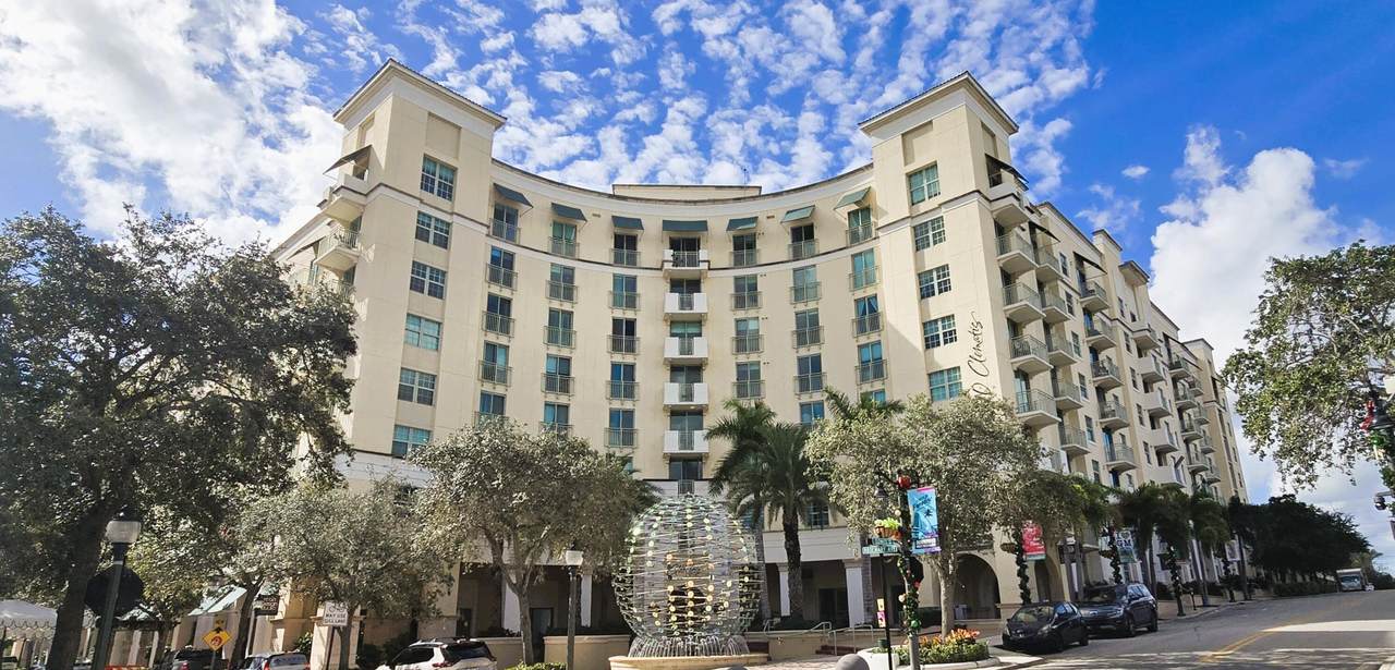 610 Clematis - Photo 1