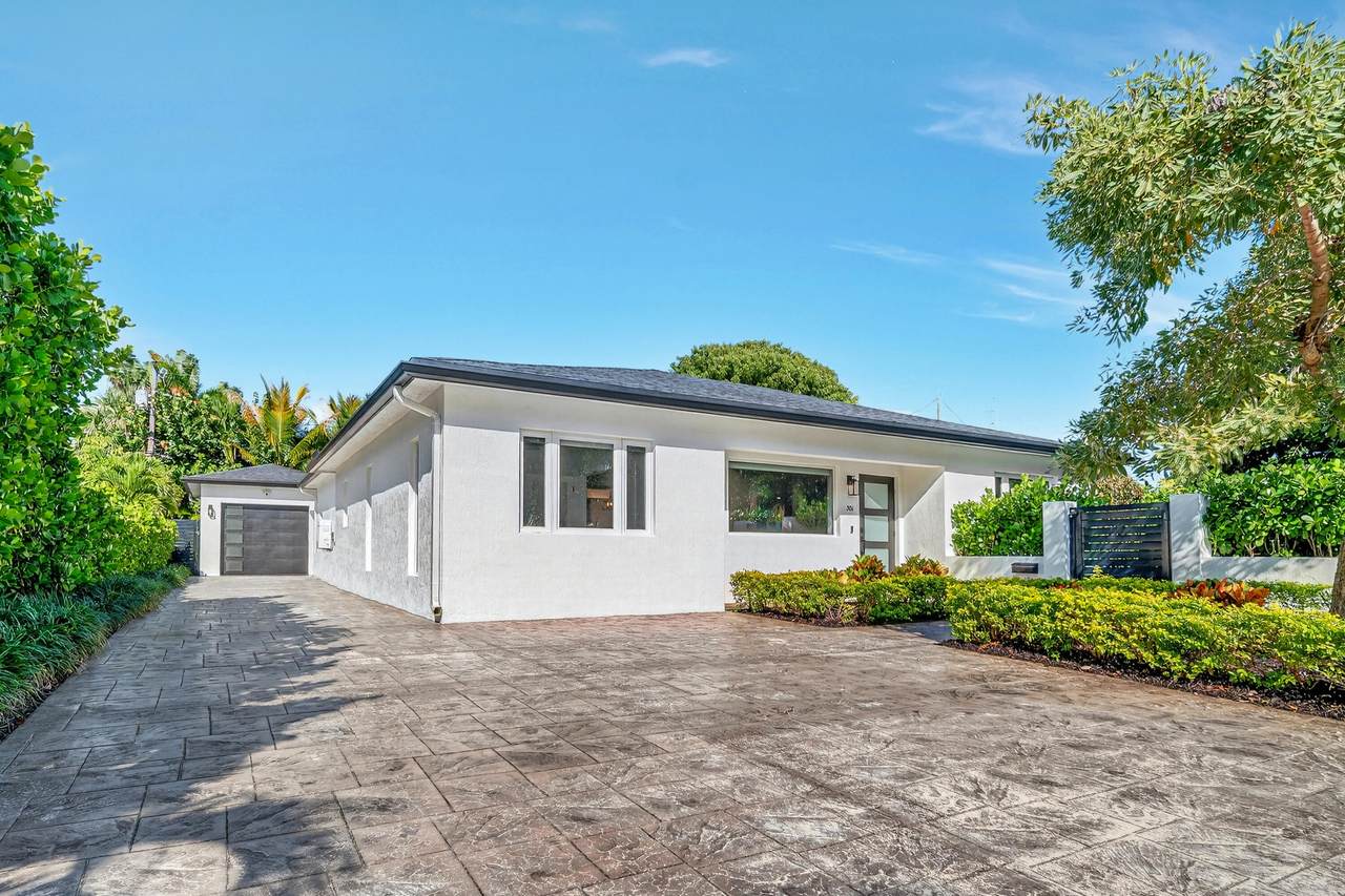 301 Pilgrim Road - Photo 1