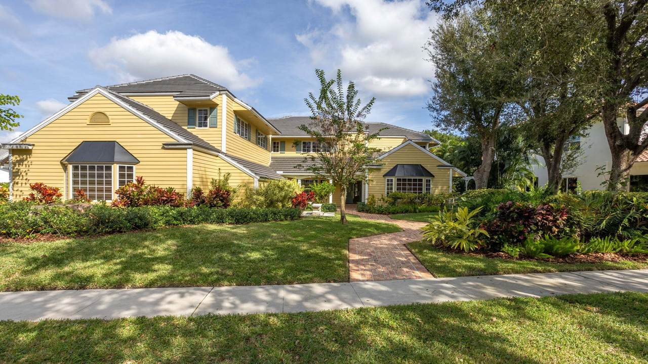 2883 Banyan Boulevard Circle - Photo 1