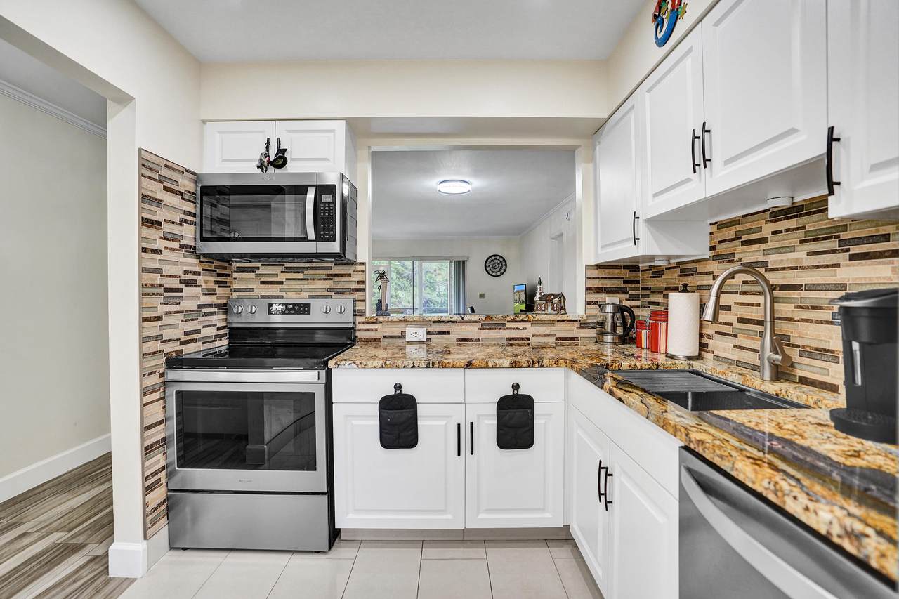140 Lake Meryl Drive - Photo 1