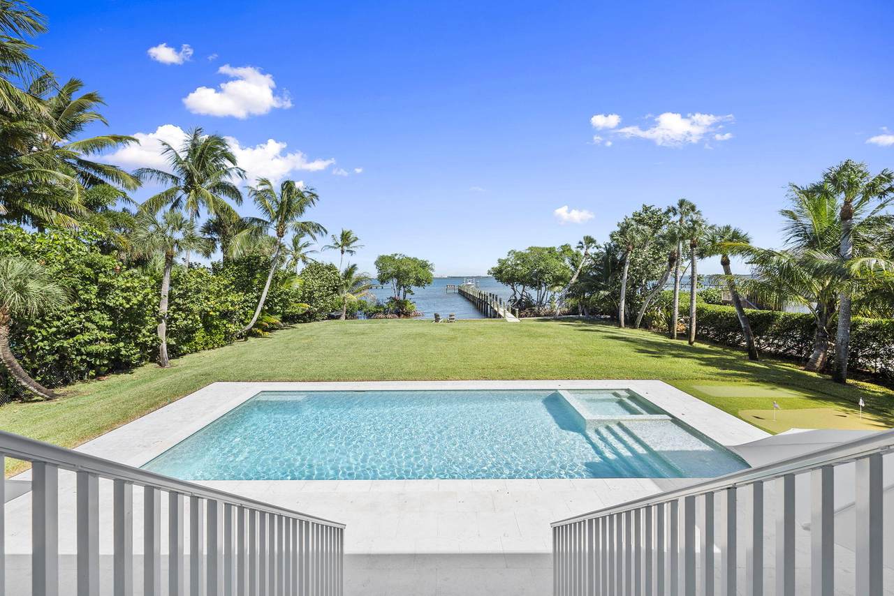 https://bt-photos.global.ssl.fastly.net/beaches/1280_boomver_3_R11147412-2.jpg