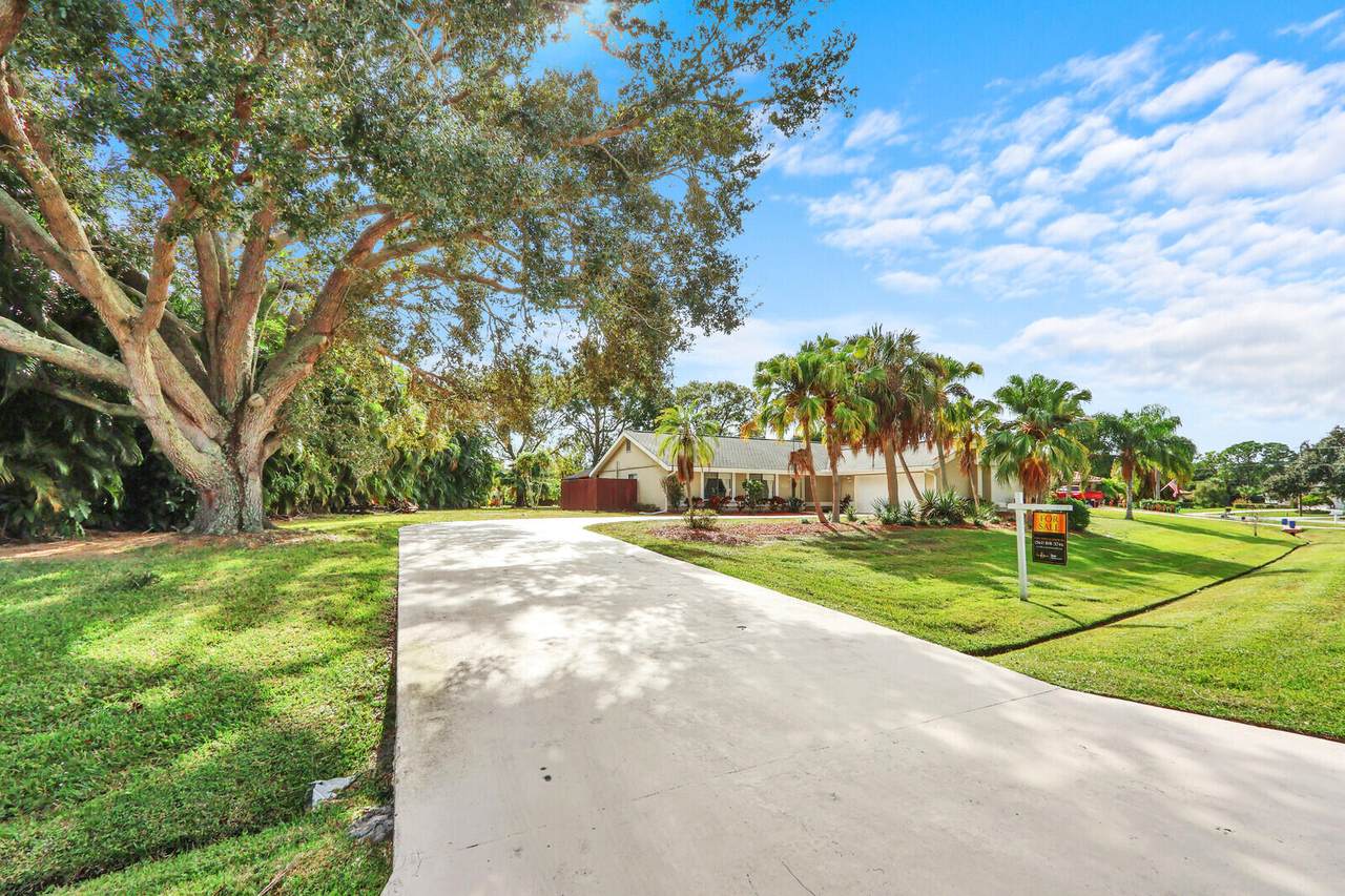3060 Darien Road - Photo 1