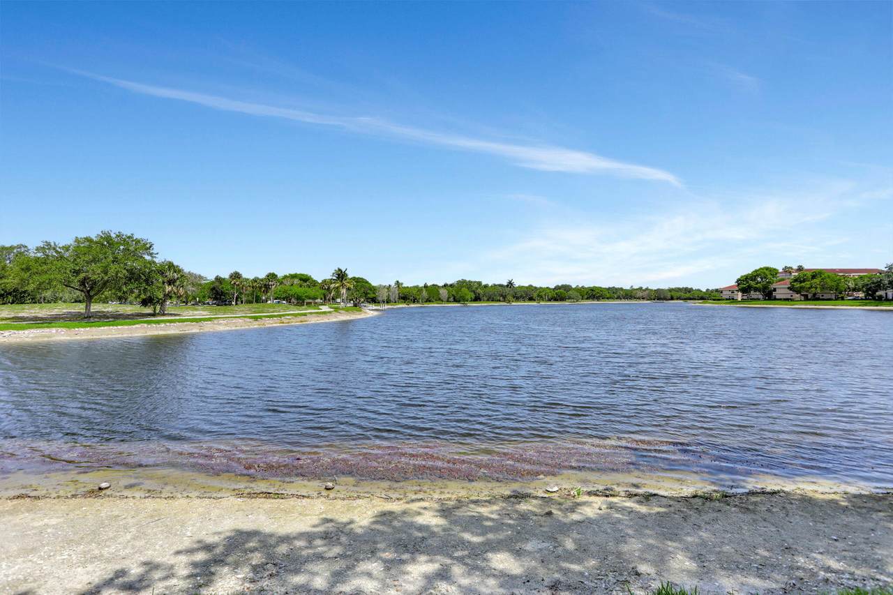 https://bt-photos.global.ssl.fastly.net/beaches/1280_boomver_3_R11152444-2.jpg