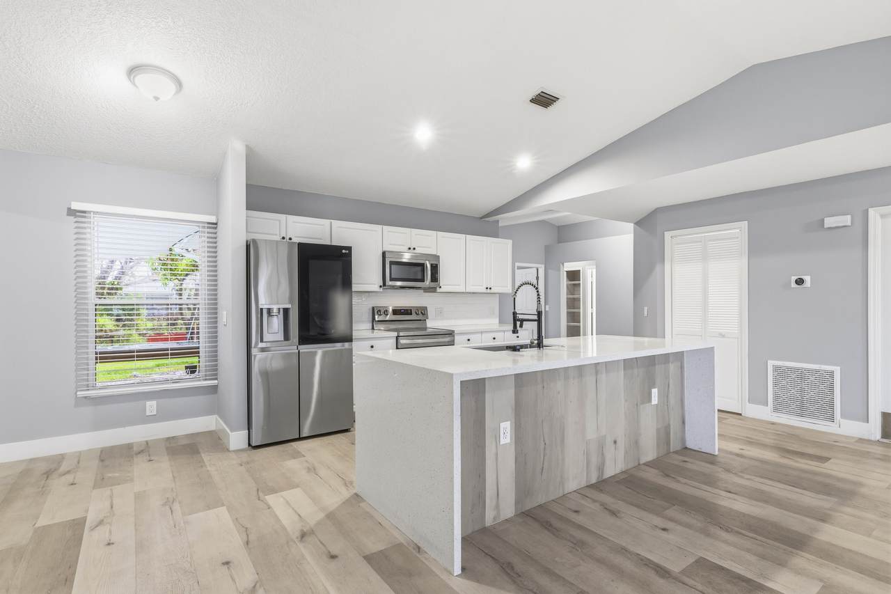 1717 Burlington Street - Photo 1