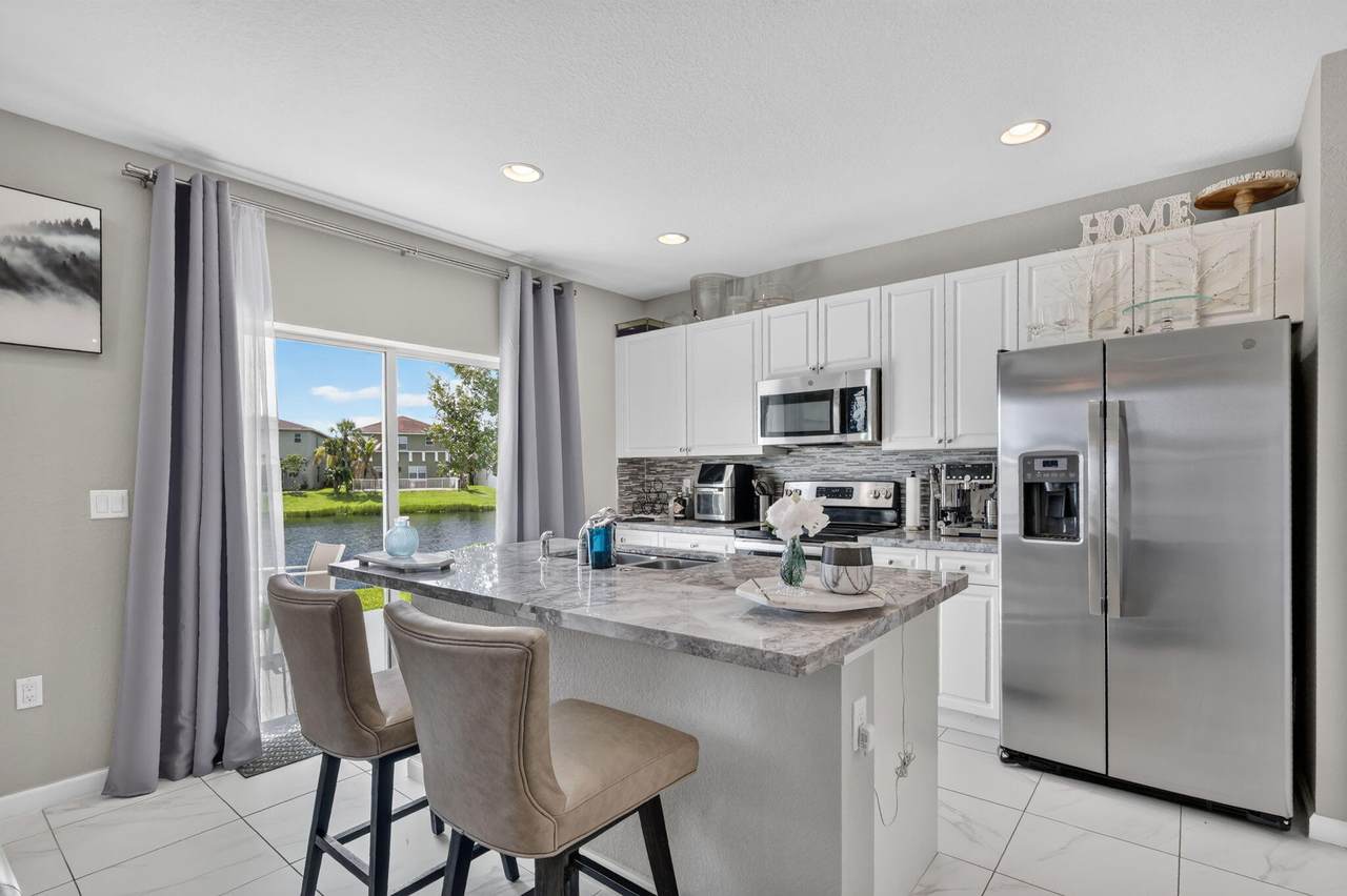 2521 Treviso Circle - Photo 1