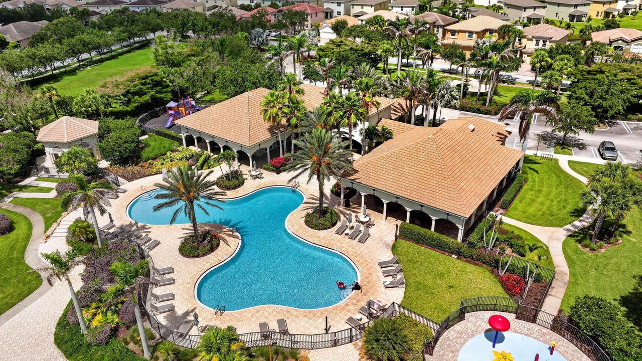 https://bt-photos.global.ssl.fastly.net/beaches/1280_boomver_4_B26048048-2.jpg