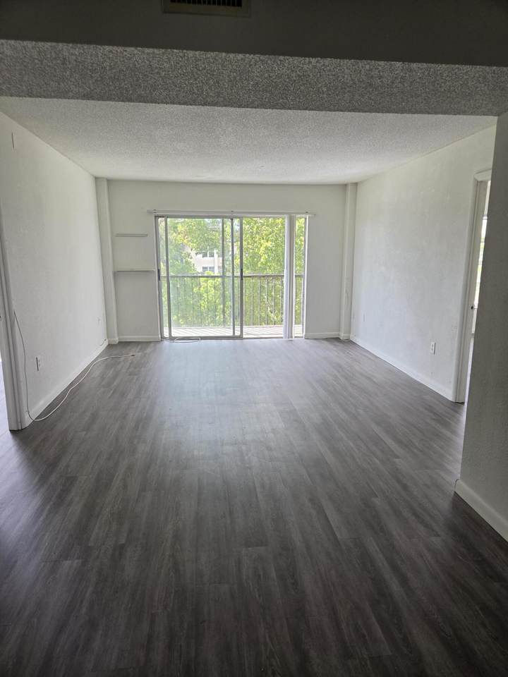 4160 Inverrary Drive - Photo 1