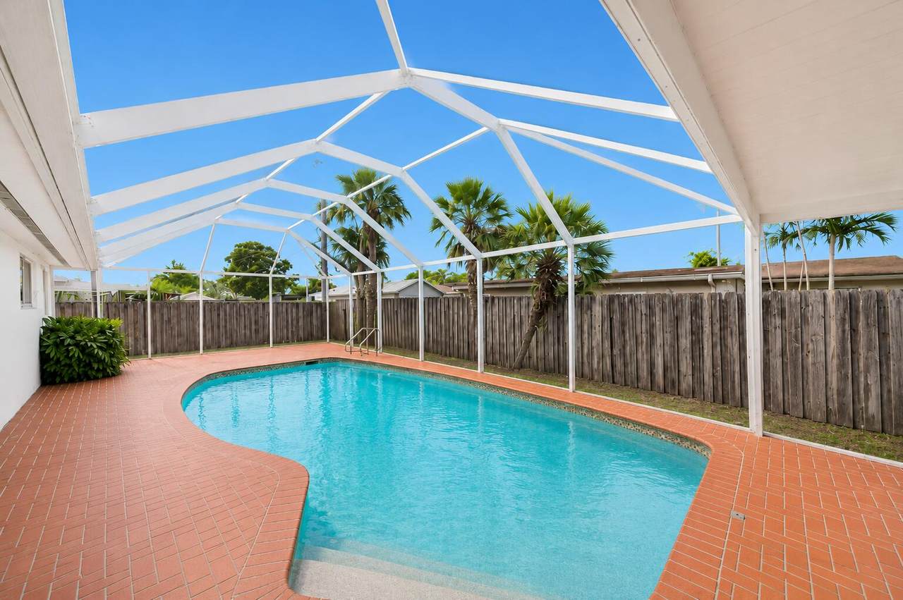 8721 200TH Terrace - Photo 1