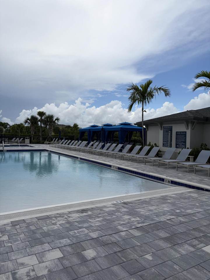 https://bt-photos.global.ssl.fastly.net/beaches/1280_boomver_2_B26059310-2.jpg