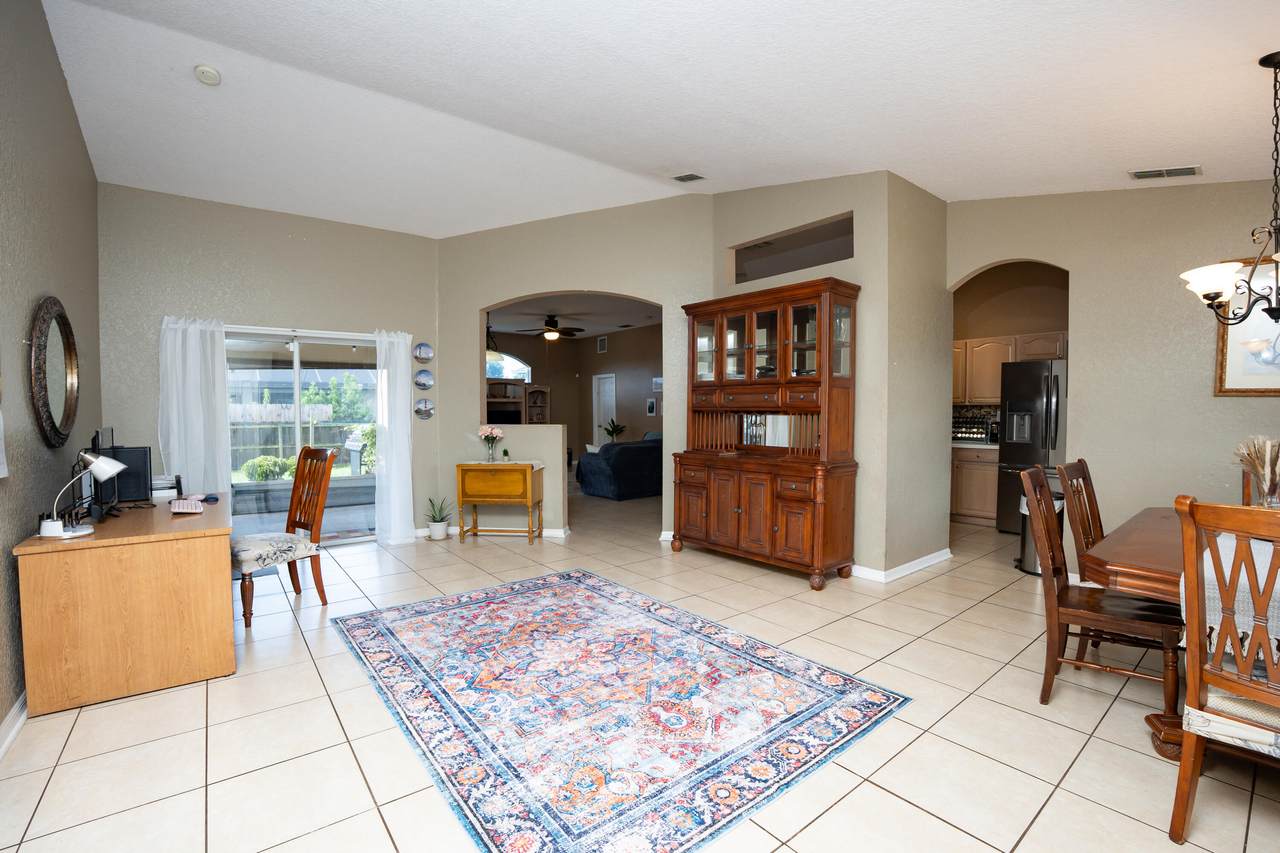 1042 Dartmouth Avenue - Photo 1