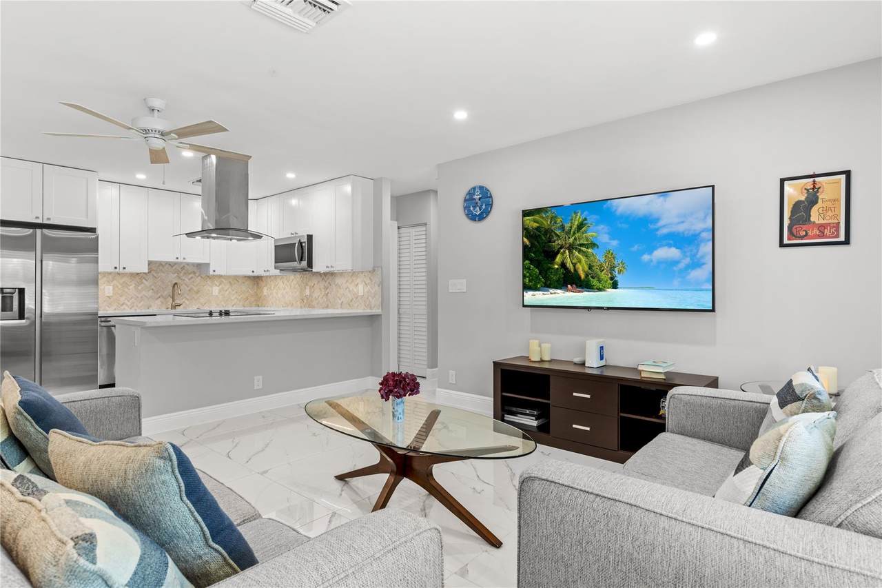 409 27th Dr - Photo 1